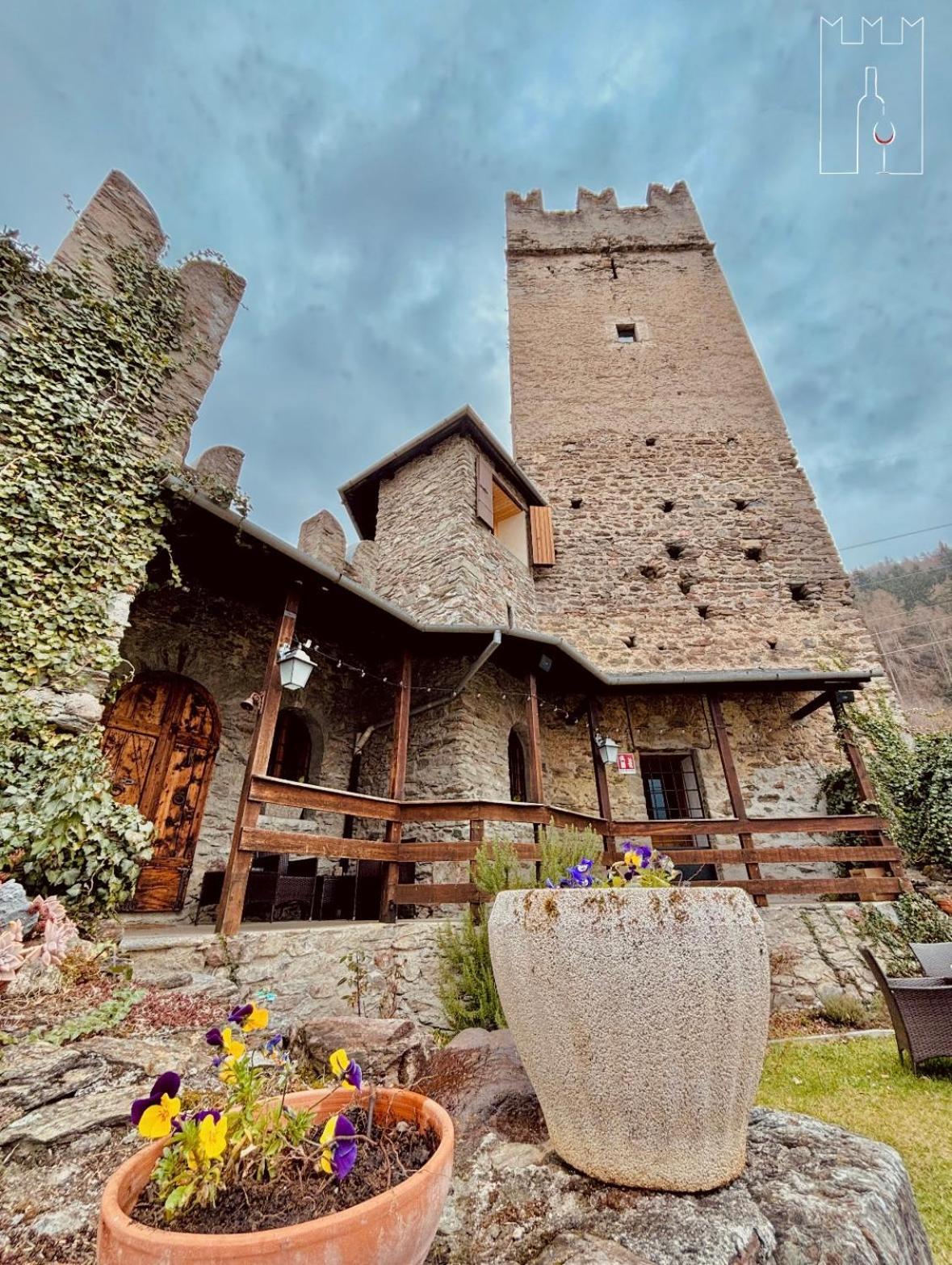 Foppoli Castle, Private 11Th Century Fortress With Panoramic View, Sauna And Hot Tub Overlooking The Valtellina Mazzo di Valtellina 외부 사진